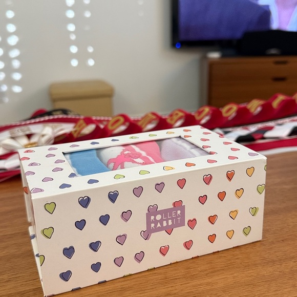 Roller Rabbit Socks - Picture 1 of 3